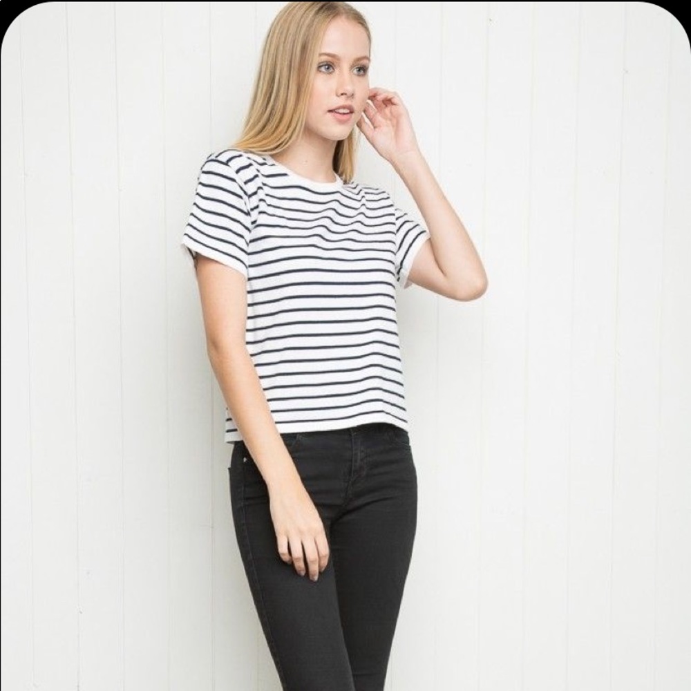 Brandy Melville cropped sweater top